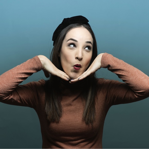 Meet your Posher, Nora! 💜 - Picture 3 of 4